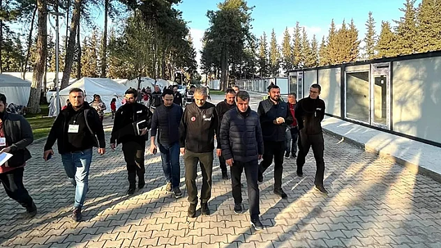 Türkoğlu'nda kurulan Konteyner Çarşı alanlarında inceleme