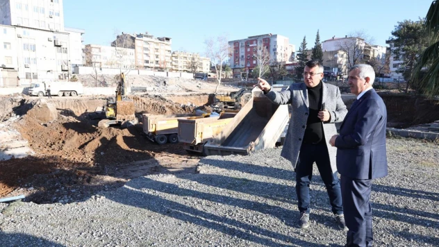 Vali Ünlüer, Hükümet Konağı inşaat alanını inceledi