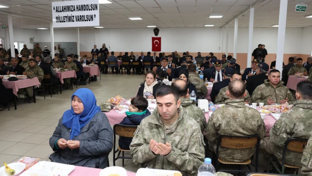 Vali Ünlüer, şehit aileleri ve gaziler ile bir araya geldi