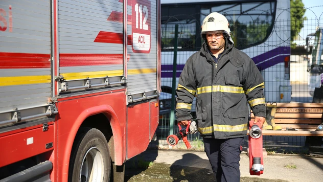 Yangında ölen babasının izinden gitti! 12 yıldır aynı mesleği yapıyor