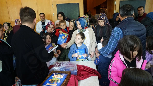 Yazar Kangal: Çocukların rol modeli ebeveynleridir