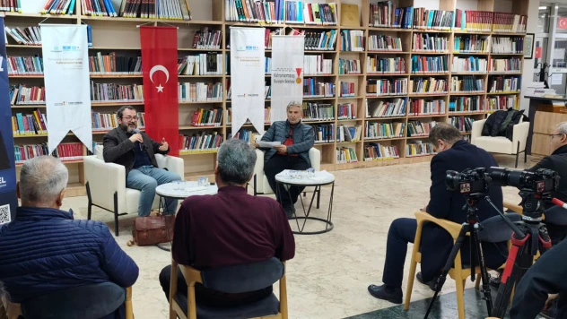 Yazar Köneçoğlu ve Süngü, sözcüklerin büyüsünü edebiyatseverlerle paylaştı