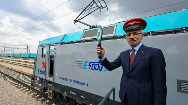 Yeni nesil demiryolu araçları hizmete hazır