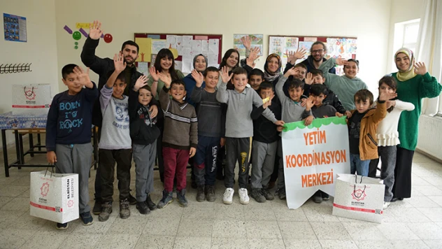 YKM öğrencilerinden kardeş okula hediye jesti