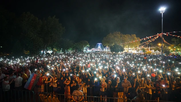 Zafer Bayramı'nda Kahramanmaraş kırmızı beyaza büründü