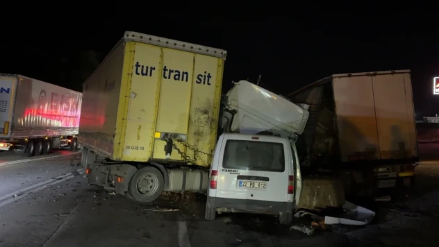 Zincirleme trafik kazasında 1 kişi öldü, 1 kişi yaralandı