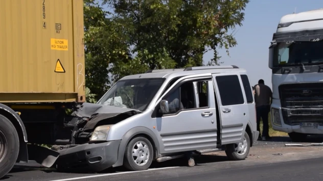 Zincirleme trafik kazasında 6 kişi yaralandı