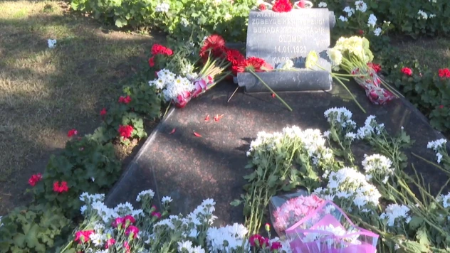 Zübeyde Hanım, vefatının 103. yılında mezarı başında anıldı