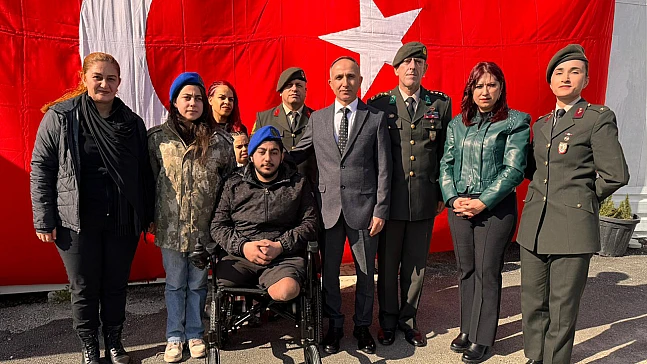 Afetzede Beliz Aydın, kendisine parka veren Albayla buluştu