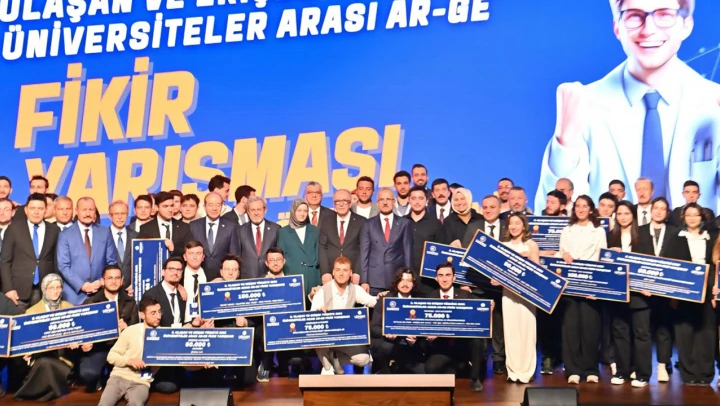 Genç fikirler ulaştırma projeleri için yarıştı