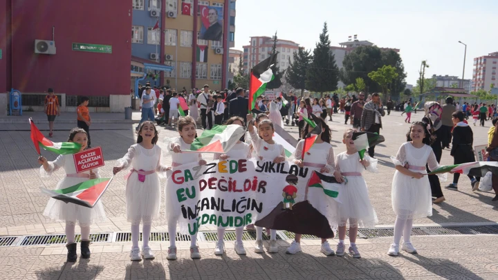 Necip Fazıl Kısakürek İlkokulunda Gazze'ye destek