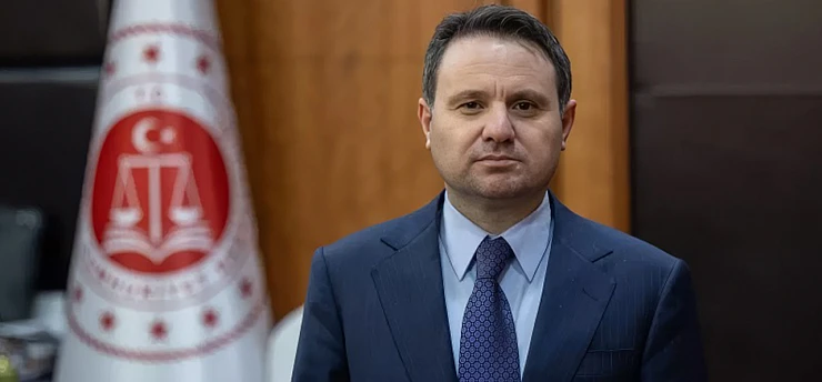 Bakan Gürlek, '86 milyon vatandaşımızın adalet bakanıyım, kapımız herkese açık'