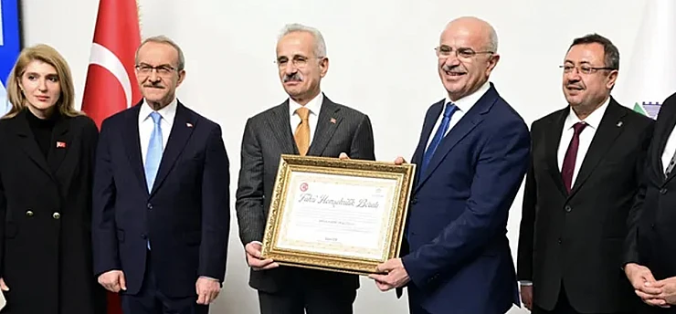 Bakan Uraloğlu'na hemşehrilik beratı verildi