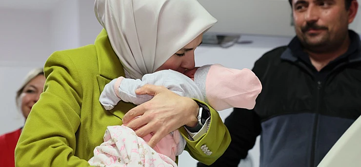 Ocak ayı doğum yardımı ödemeleri annelerin hesaplarına yatırıldı