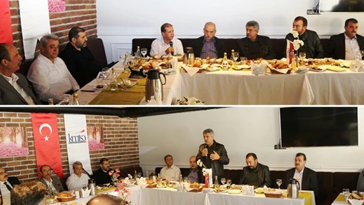 Abdülhamidhan Kavşağı'na Dev Lale Figürü Büyülüyor!