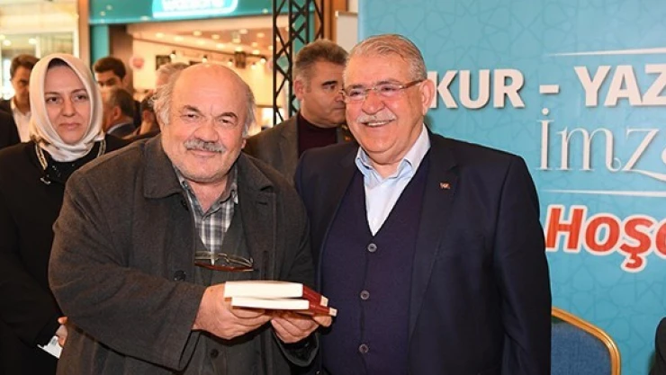 Serdar Yakar Onikişubat 'ta, okuyucularıyla buluştu!