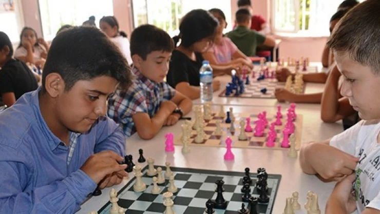 Andırın'da satranç kursuna katılanlara sertifika!