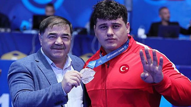 Milli sporcu Rıza Kayaalp tarih yazdı!