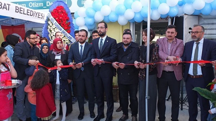 Sezal: 'Otizmli çocukların eğitimi çok önemli'