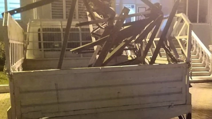 Kahramanmaraş'ta elektrik direğini çaldılar!