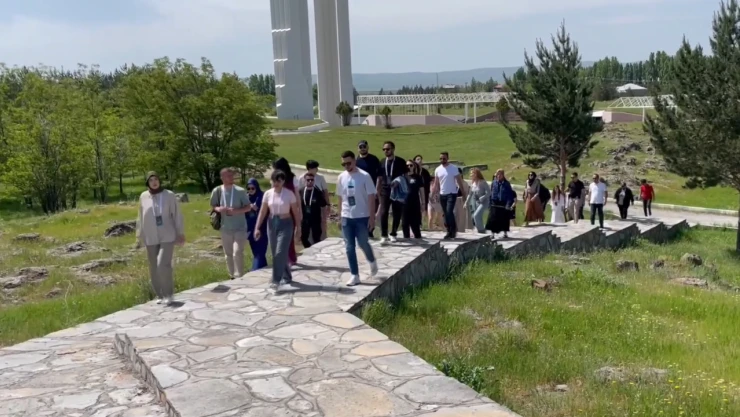 13 ülkeden geldiler, Muş'un tarihi ve doğal güzelliklerine hayran kaldılar