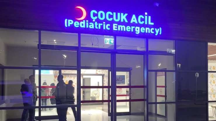 17 öğrenci hastaneye kaldırıldı