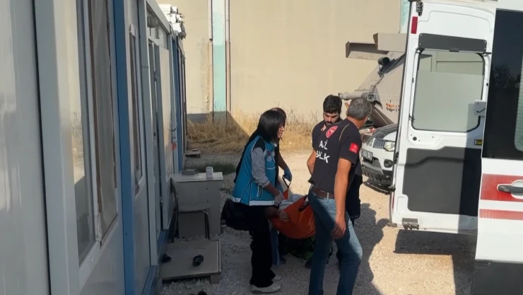 18 yaşındaki genç, annesiyle tartışan babasını bıçakladı