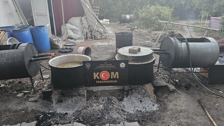 2 milyon 760 bin makaron, 2 bin 940 litre sahte içki ele geçirildi