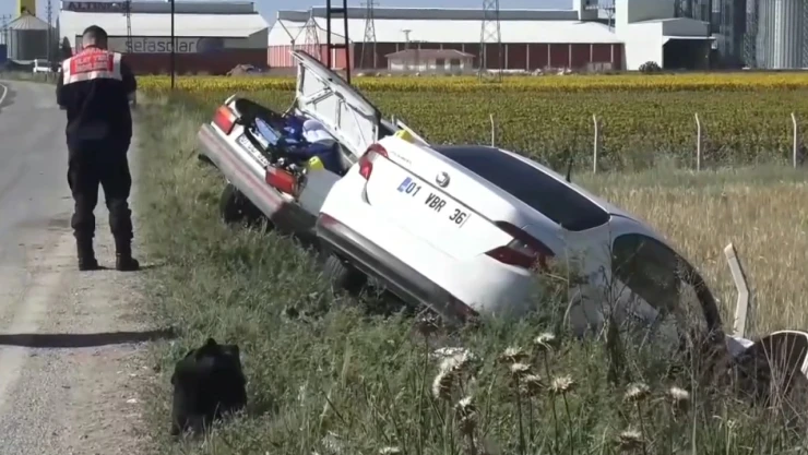 2 otomobilin çarpıştığı kazada anne ve bebeği hayatını kaybetti