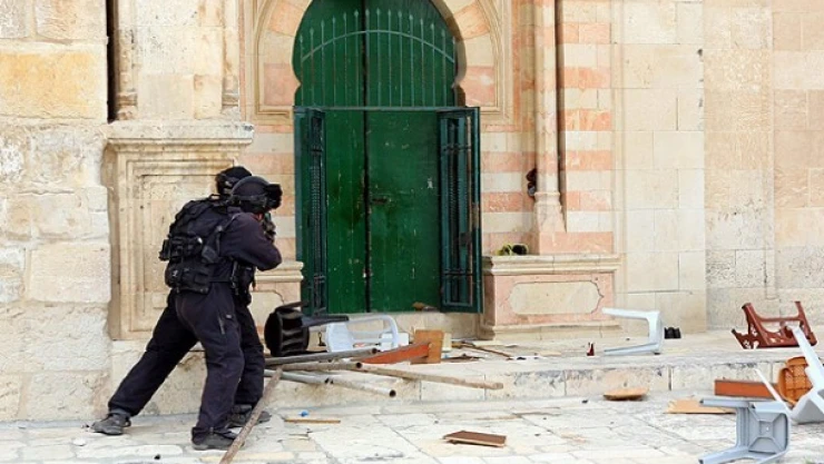 Mescidi Aksada gerginlik yaşandı.