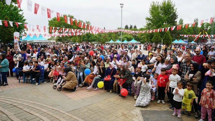 23 Nisan coşkusu, KAFUM'da Büyükşehir'in şenliğinde yaşanıyor