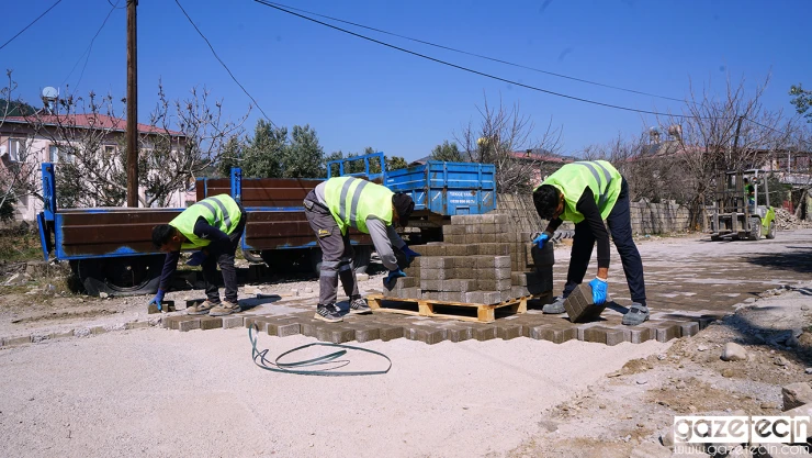 280 milyonluk yatırımla altyapısı yenilenen Türkoğlu'nda üstyapı çalışması başladı