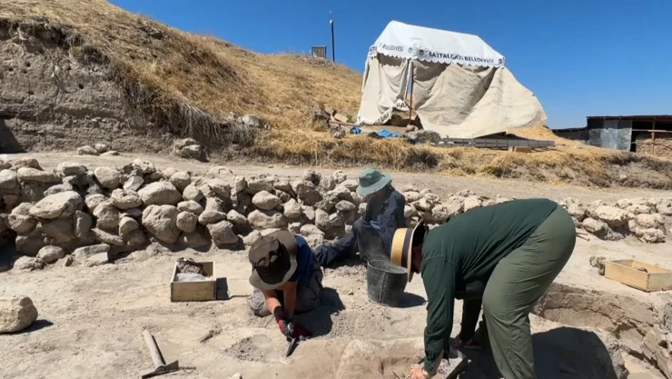 3 bin yıllık tarihi eser gün yüzüne çıktı