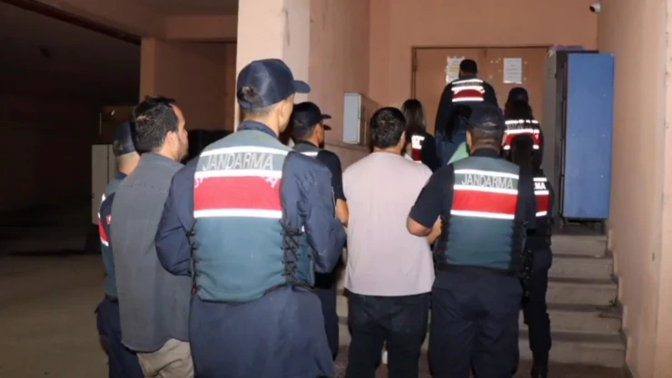 30 ilde eş zamanlı FETÖ operasyonu! 65 kişi tutuklandı