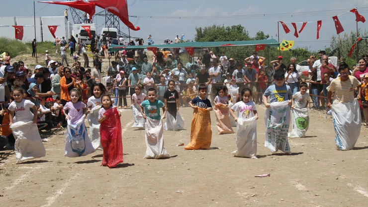 4'üncü Çocuk Oyunları ve Uçurtma Şenliğine yoğun ilgi