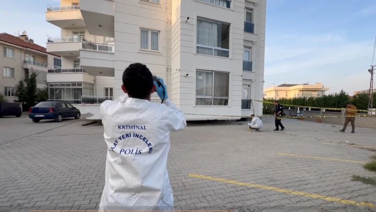 5'inci kattan düşen kadın öldü