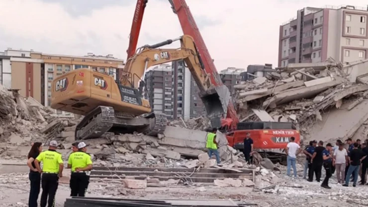 52 kişinin öldüğü Reyyan Apartmanı'na ilişkin dava devam ediyor