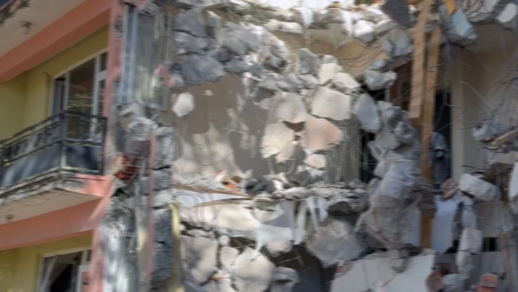 6 Şubat'ta yıkılan apartmanın müteahhidine 62 kez müebbet ve 865 yıl hapis