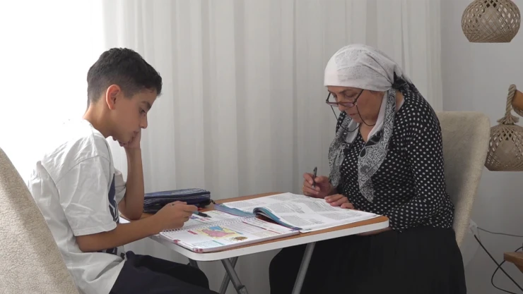 60 yaşında liseden mezun oldu, hedefi üniversite