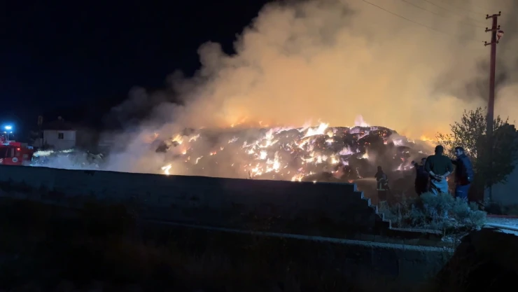 600 ton saman balyasının bulunduğu bölgede yangın