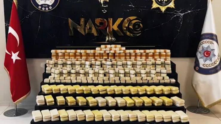 65 paket eroin ve 93,5 kg esrar ele geçirildi