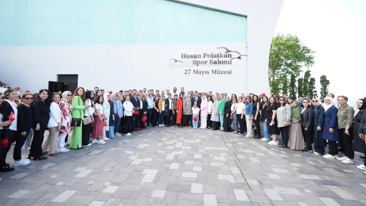 81 ilden gelen öğrenci ve öğretmenlerle Demokrasi ve Özgürlükler Adası'nda