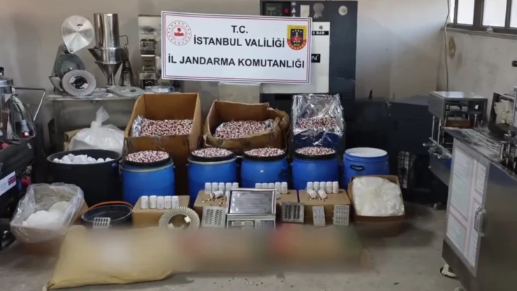 847 bin 600 uyuşturucu hap ele geçirildi, 2 şüpheli tutuklandı