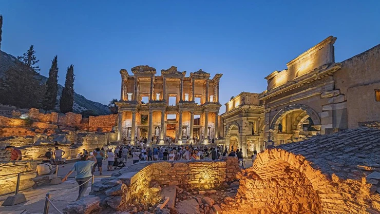 9 günlük bayram tatilinde yüz binler tarihle buluştu!