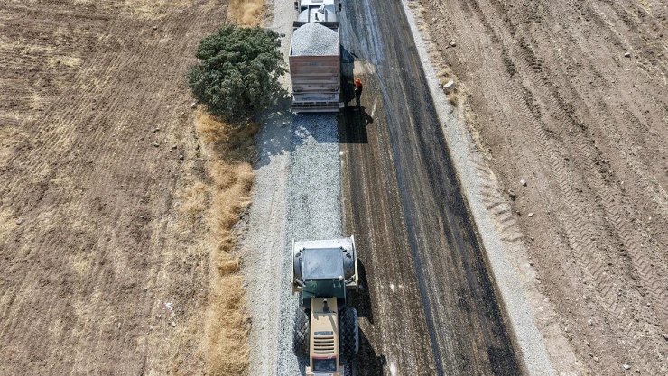 9 mahalleye ulaşım sağlayan grup yolu yenilendi