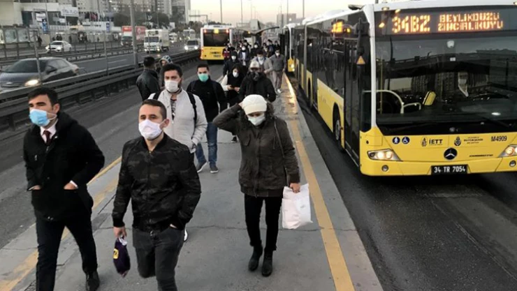 Açık ve kapalı alanlarda maske zorunluluğu kalktı!