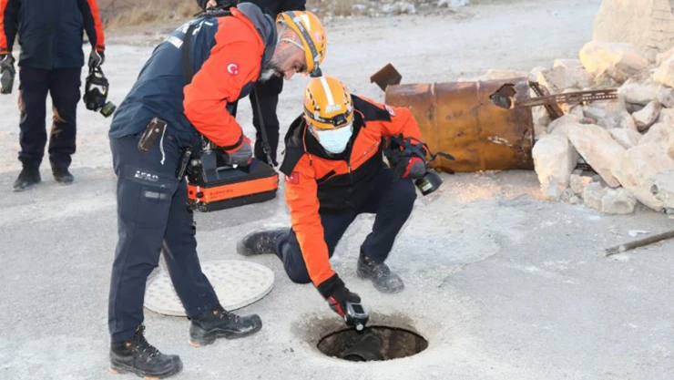 AFAD ekipleri Sednaya hapishanesine ulaştı