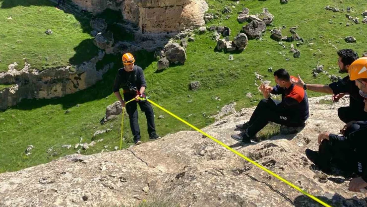 AFAD ekiplerinden zorlu tatbikat