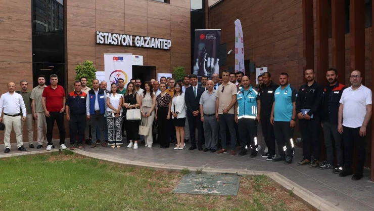 Afet yardım görevlilerine Ruh Sağlığı Eğitimi verildi