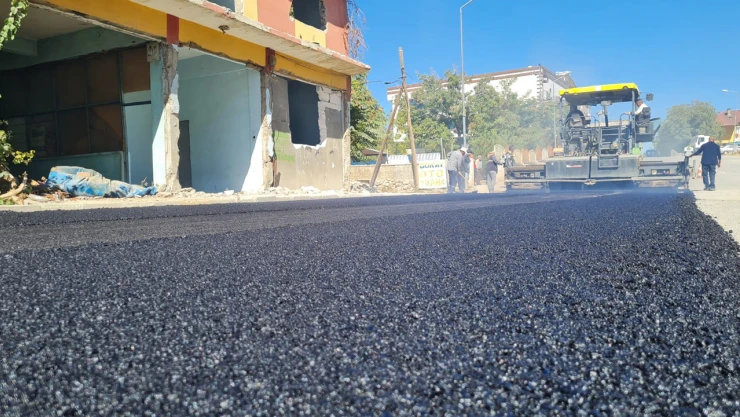 Afşin'de yol tadilat ve asfalt çalışmaları hızlandı